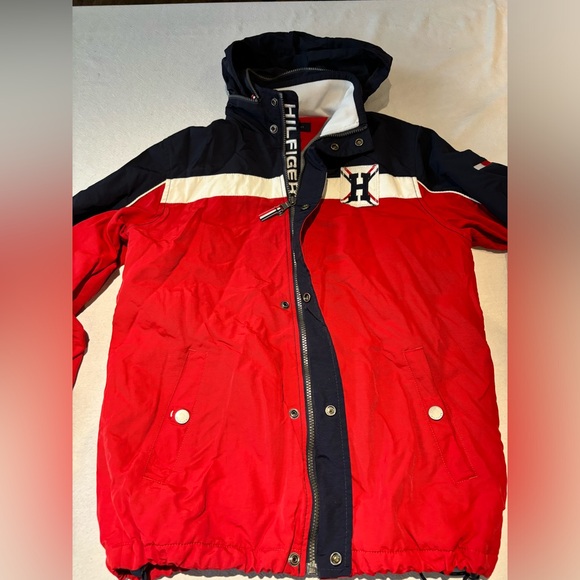 red tommy hilfiger coat - Picture 3 of 4